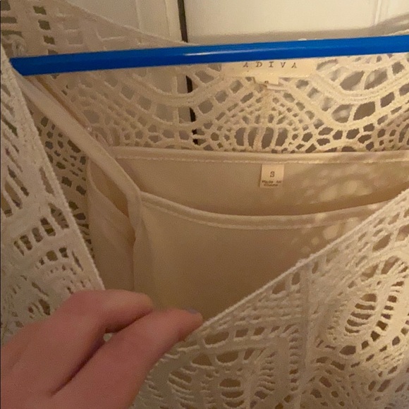 Off white/crm color top never worn, make an offer - Picture 3 of 3